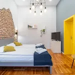 5 Star Luxury Studio-Old Town Center