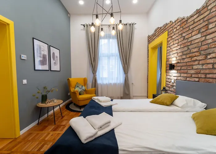 5 Star Luxury Studio-Old Town Center